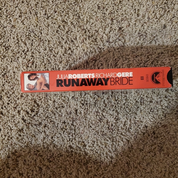 Runaway Bride VHS - Picture 3 of 6